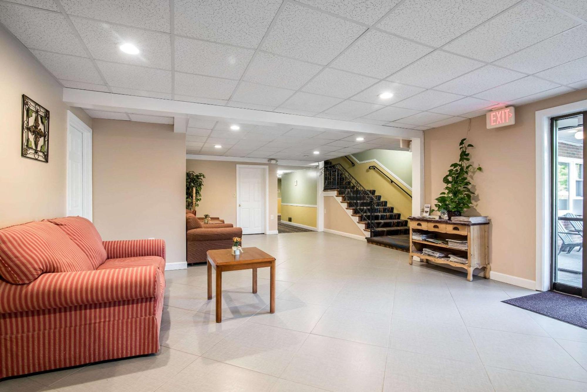 Tiltonlodge Inn & Suites Zewnętrze zdjęcie