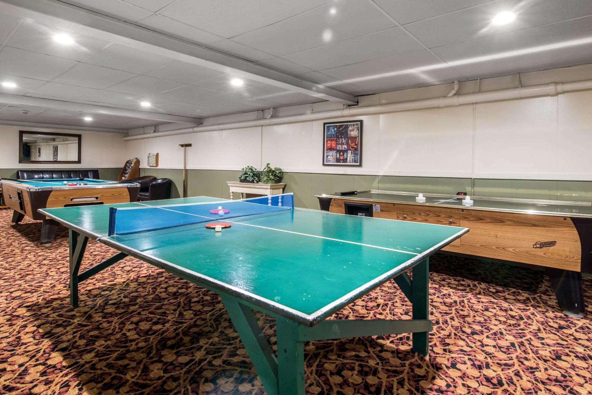Tiltonlodge Inn & Suites Zewnętrze zdjęcie