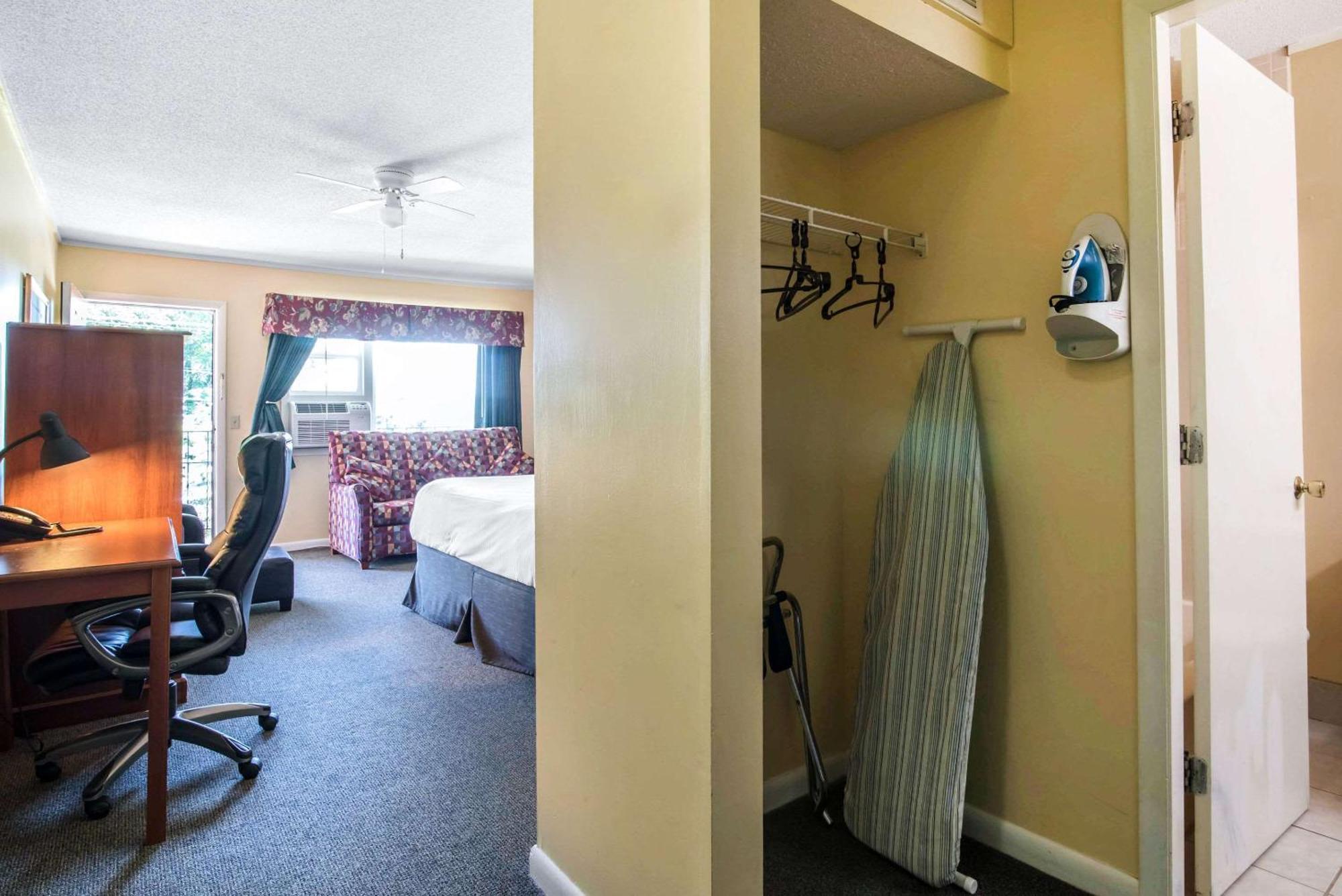 Tiltonlodge Inn & Suites Zewnętrze zdjęcie