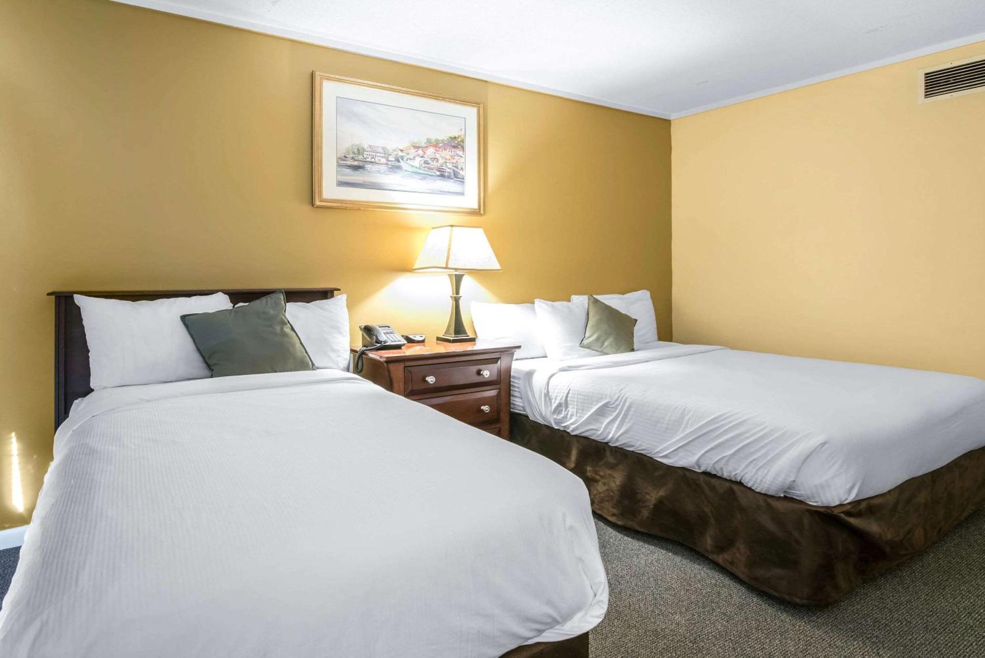 Tiltonlodge Inn & Suites Zewnętrze zdjęcie